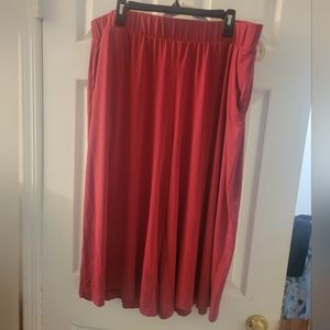 Red wide leg pants, very stretchy, cropped bin A